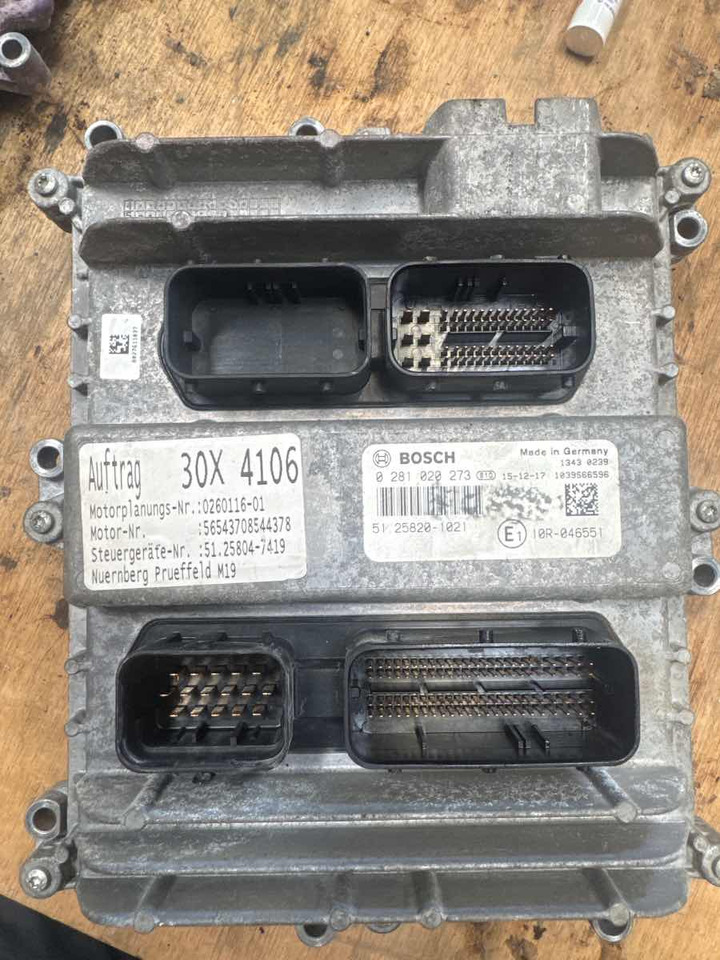 MAN ENGINE ECU 51.25804-7419 - Sistema elétrico para Camião: foto 1 MAN ENGINE ECU 51.25804-7419 - Sistema elétrico para Camião: foto 1