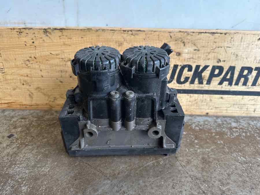 MAN VALVE 81.52106-9050 - Válvula de freio para Camião: foto 1 MAN VALVE 81.52106-9050 - Válvula de freio para Camião: foto 1