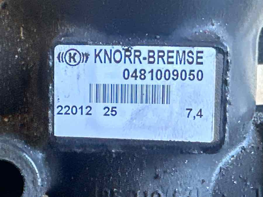 MAN VALVE 81.52161-6322 - Válvula de freio para Camião: foto 2 MAN VALVE 81.52161-6322 - Válvula de freio para Camião: foto 2