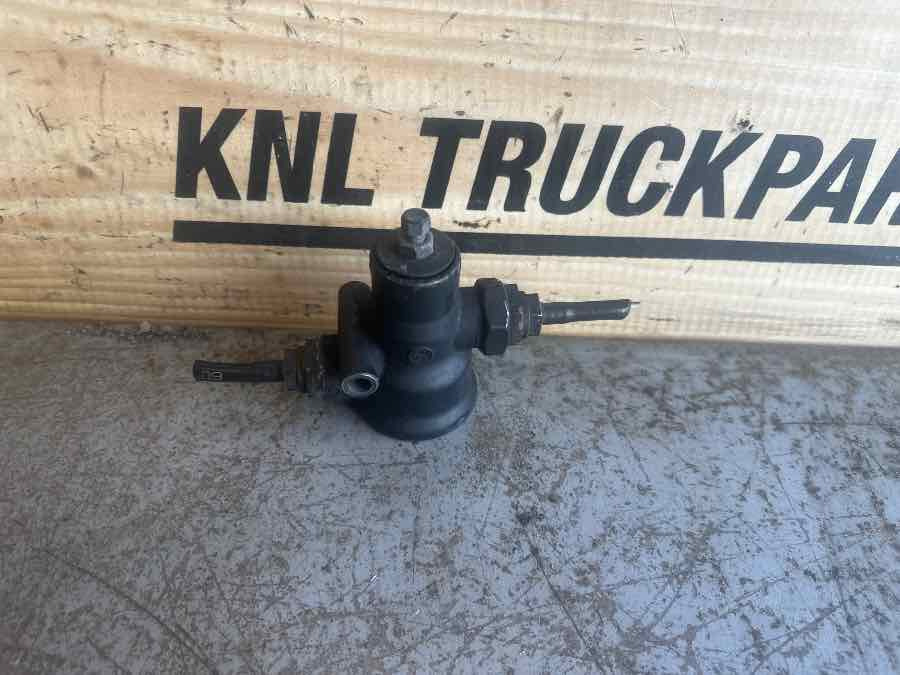 MAN VALVE 81.52161-6322 - Válvula de freio para Camião: foto 1 MAN VALVE 81.52161-6322 - Válvula de freio para Camião: foto 1