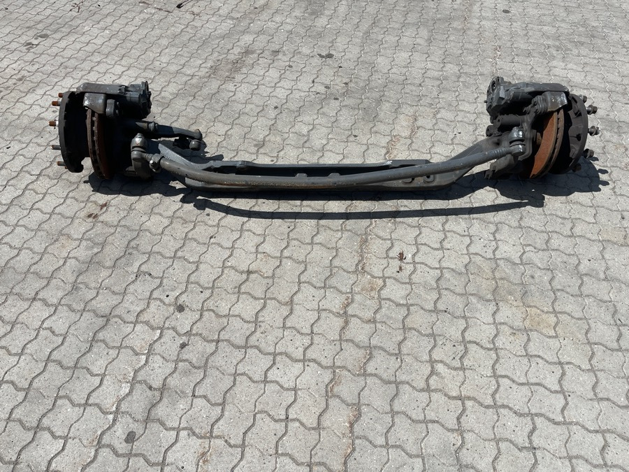 MERCEDES FRONT AXLE A0003301000 - Eixo e peças para Camião: foto 1 MERCEDES FRONT AXLE A0003301000 - Eixo e peças para Camião: foto 1