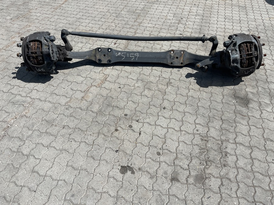 MERCEDES FRONT AXLE A0003301000 - Eixo e peças para Camião: foto 2 MERCEDES FRONT AXLE A0003301000 - Eixo e peças para Camião: foto 2