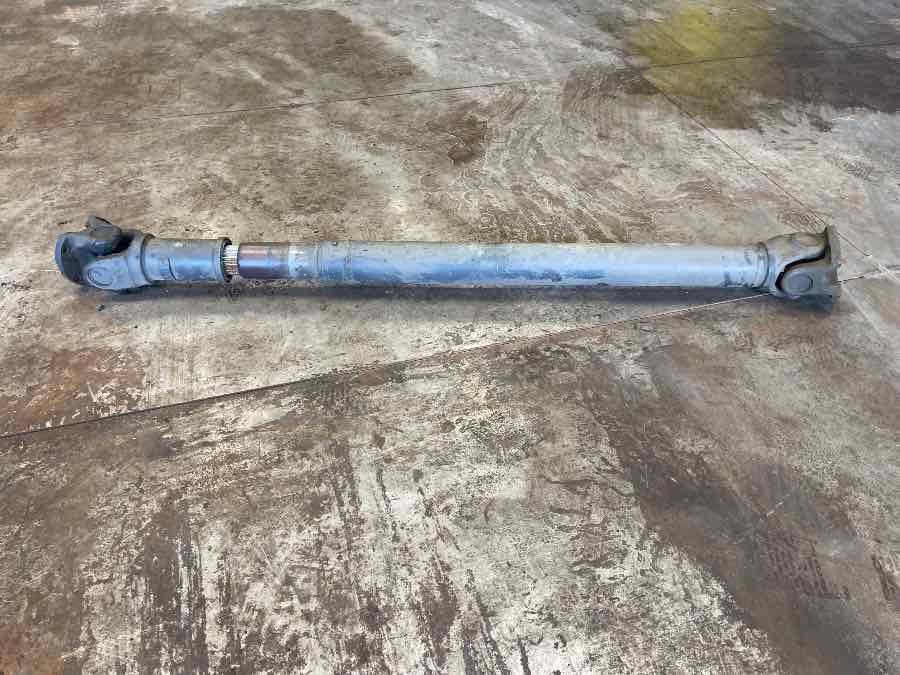 MERCEDES PROPSHAFT 4x4 A6504102002 - Veio de transmissão para Camião: foto 1 MERCEDES PROPSHAFT 4x4 A6504102002 - Veio de transmissão para Camião: foto 1
