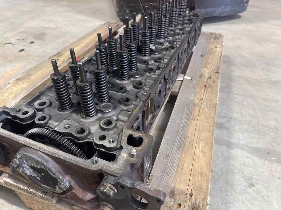 MERCEDES SETRA CYLINDERHEAD A4710102720 - Cabeça do motor para Ônibus: foto 2 MERCEDES SETRA CYLINDERHEAD A4710102720 - Cabeça do motor para Ônibus: foto 2