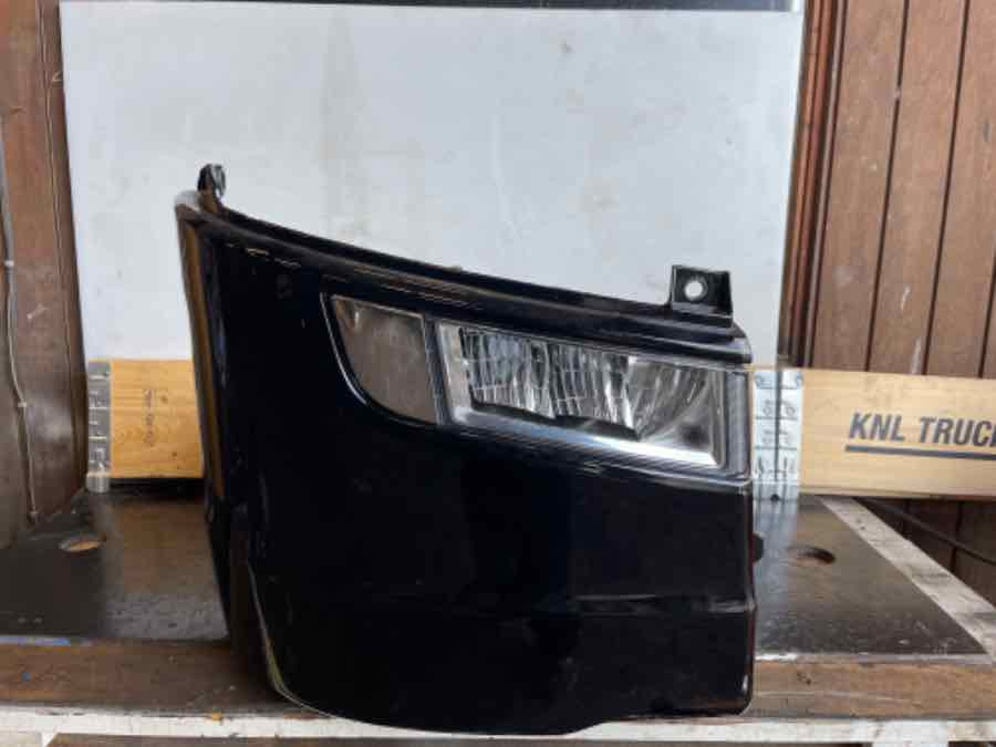 SCANIA BUMPER COVER RIGHT SIDE 2528870 - Carroceria e exterior para Camião: foto 1 SCANIA BUMPER COVER RIGHT SIDE 2528870 - Carroceria e exterior para Camião: foto 1