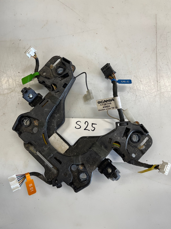SCANIA CABELS 1726786 - Cables/ Wire harness para Camião: foto 1 SCANIA CABELS 1726786 - Cables/ Wire harness para Camião: foto 1