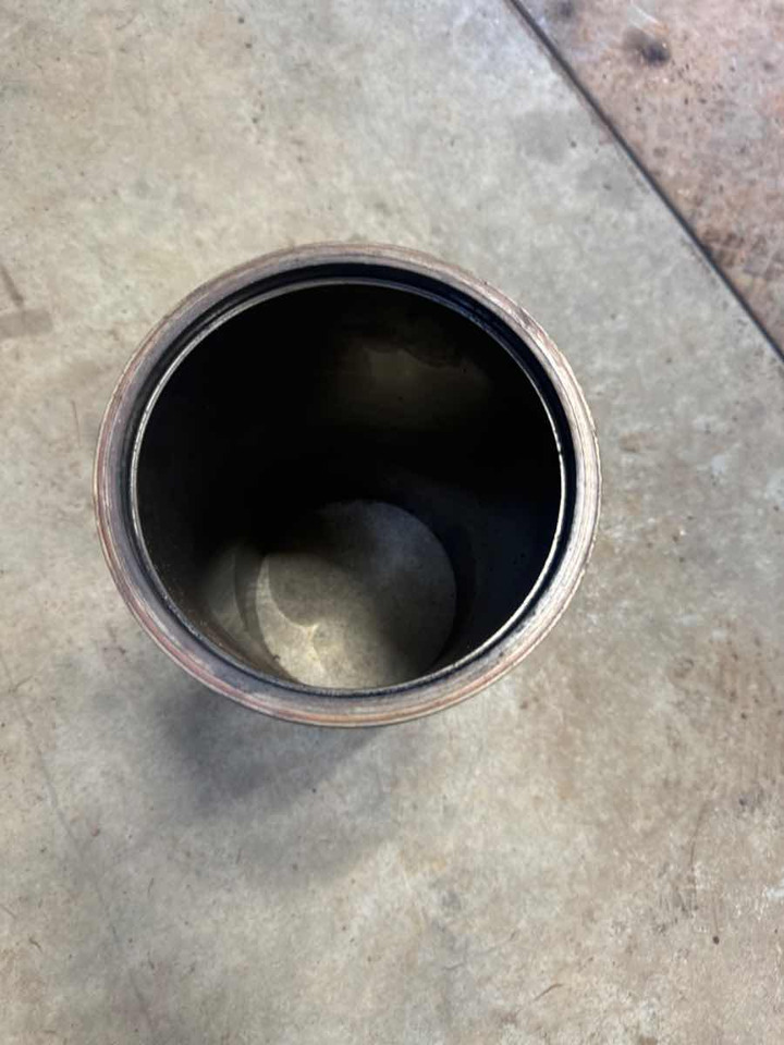 SCANIA CYLINDER LINER 2254875 - Motor e peças para Camião: foto 1 SCANIA CYLINDER LINER 2254875 - Motor e peças para Camião: foto 1