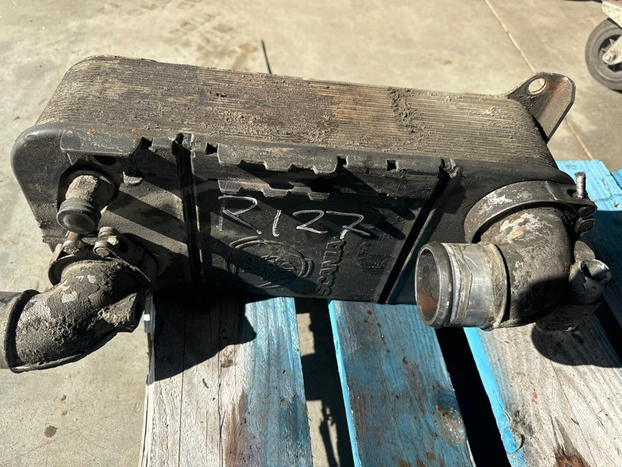 SCANIA OIL COOLER 1804210 - Caixas de velocidade e peças para Camião: foto 1 SCANIA OIL COOLER 1804210 - Caixas de velocidade e peças para Camião: foto 1