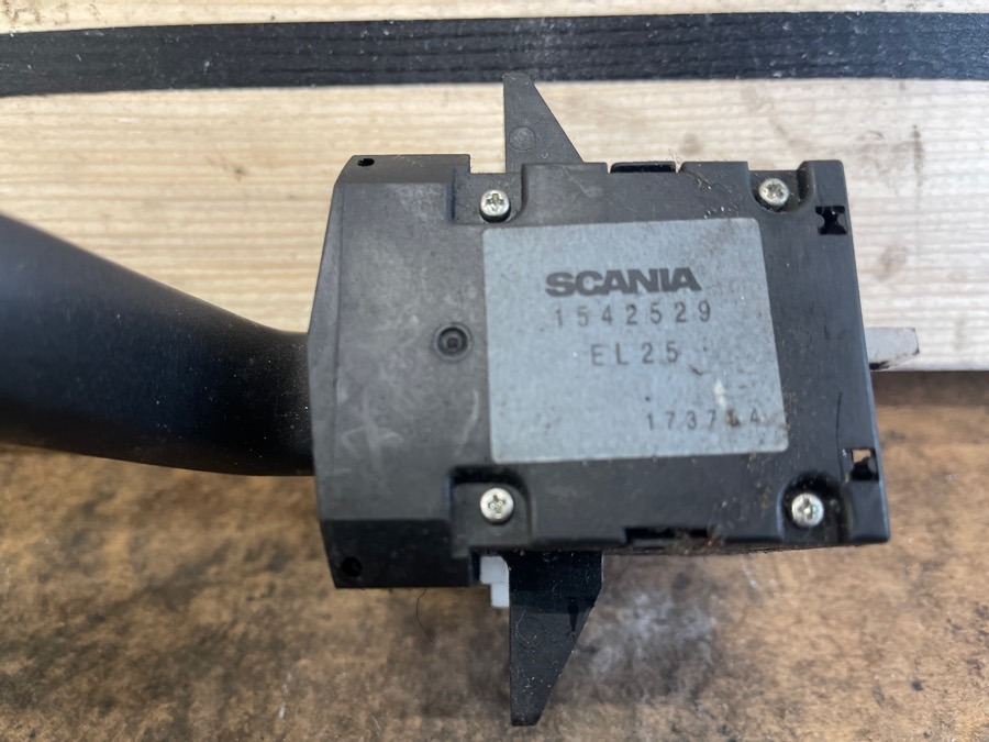 SCANIA WIPER LEVER 1542529 - Cabine e interior para Camião: foto 2 SCANIA WIPER LEVER 1542529 - Cabine e interior para Camião: foto 2