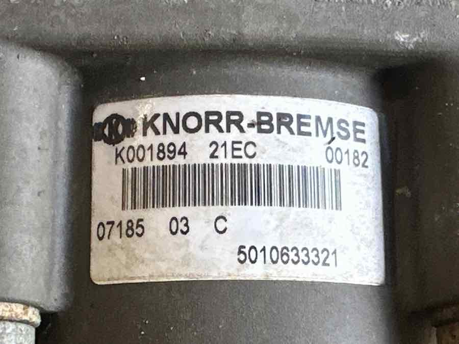 VOLVO FOOT BRAKE VALVE 21390592 - Válvula de freio para Camião: foto 3 VOLVO FOOT BRAKE VALVE 21390592 - Válvula de freio para Camião: foto 3
