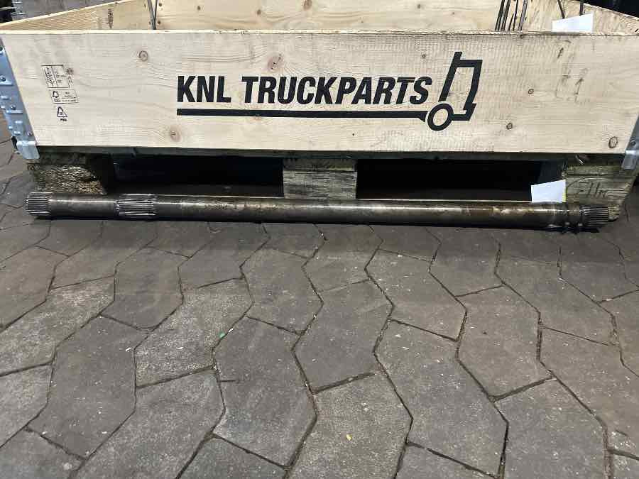 VOLVO HALF SHAFT 21940427 - Semi eixo para Camião: foto 1 VOLVO HALF SHAFT 21940427 - Semi eixo para Camião: foto 1