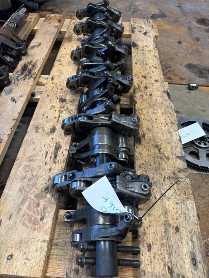 VOLVO ROLLER ASSY D16K - Motor e peças para Camião: foto 1 VOLVO ROLLER ASSY D16K - Motor e peças para Camião: foto 1