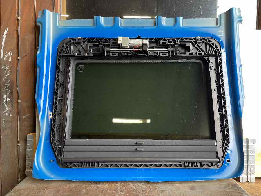 VOLVO SUNROOF 84415477 - Cabine e interior para Camião: foto 3 VOLVO SUNROOF 84415477 - Cabine e interior para Camião: foto 3