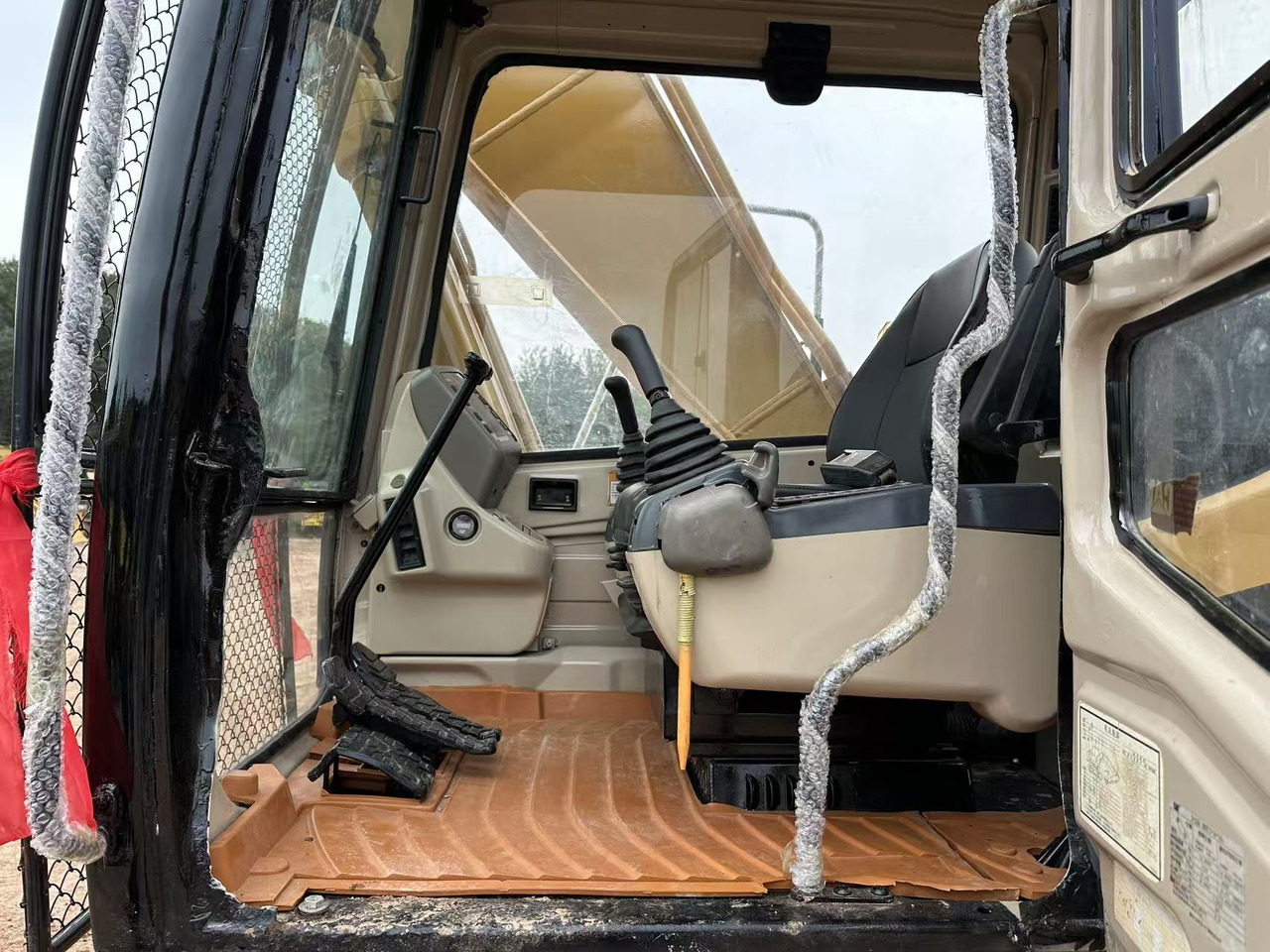 CAT 320B excavator - Escavadora de rastos: foto 5 CAT 320B excavator - Escavadora de rastos: foto 5