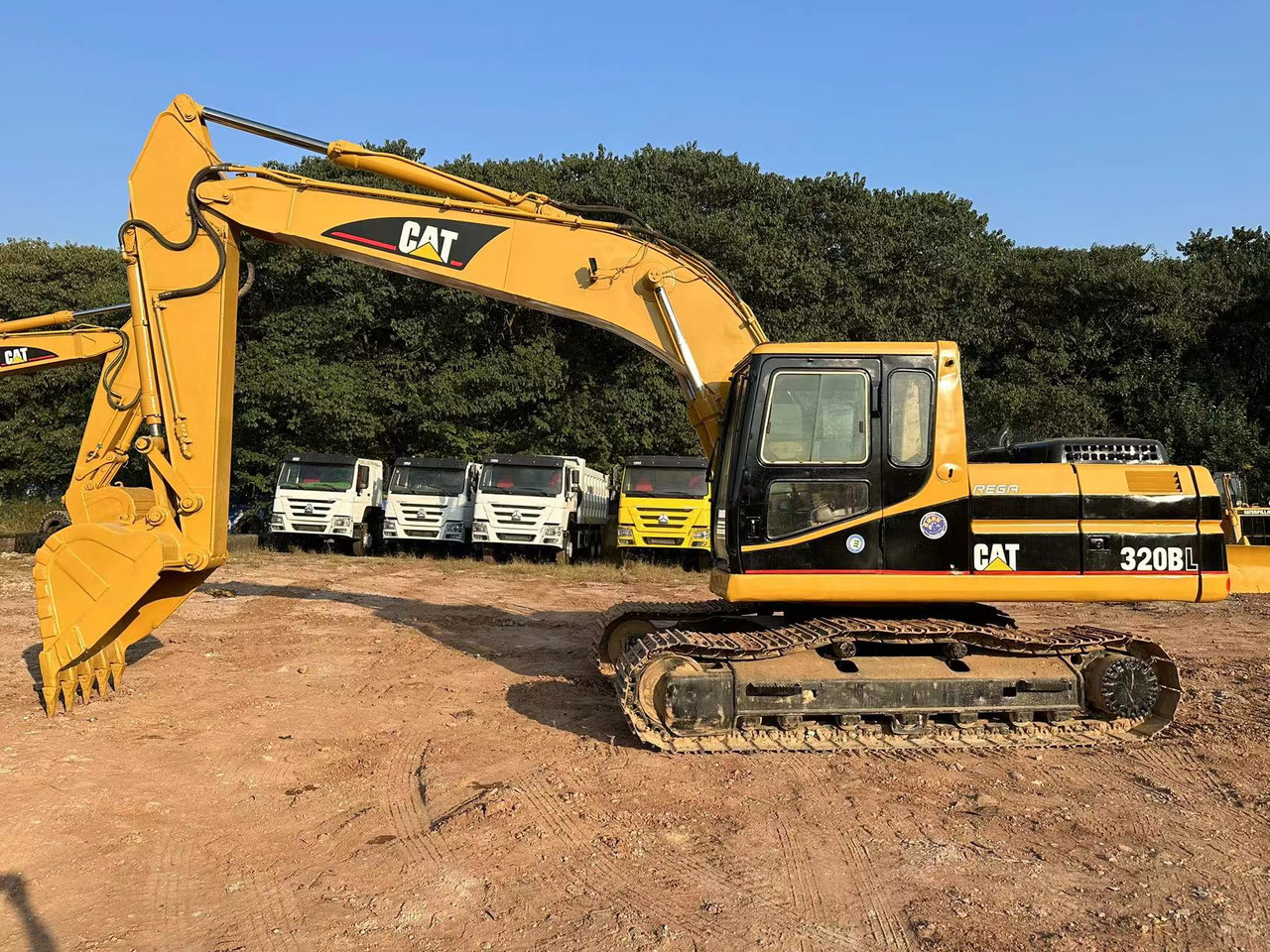 CAT 320BL - Escavadora de rastos: foto 1 CAT 320BL - Escavadora de rastos: foto 1