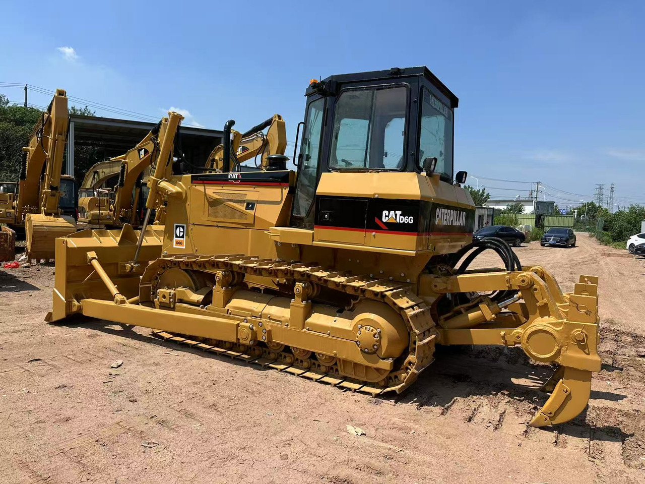 CAT D6G - Buldôzer: foto 1 CAT D6G - Buldôzer: foto 1