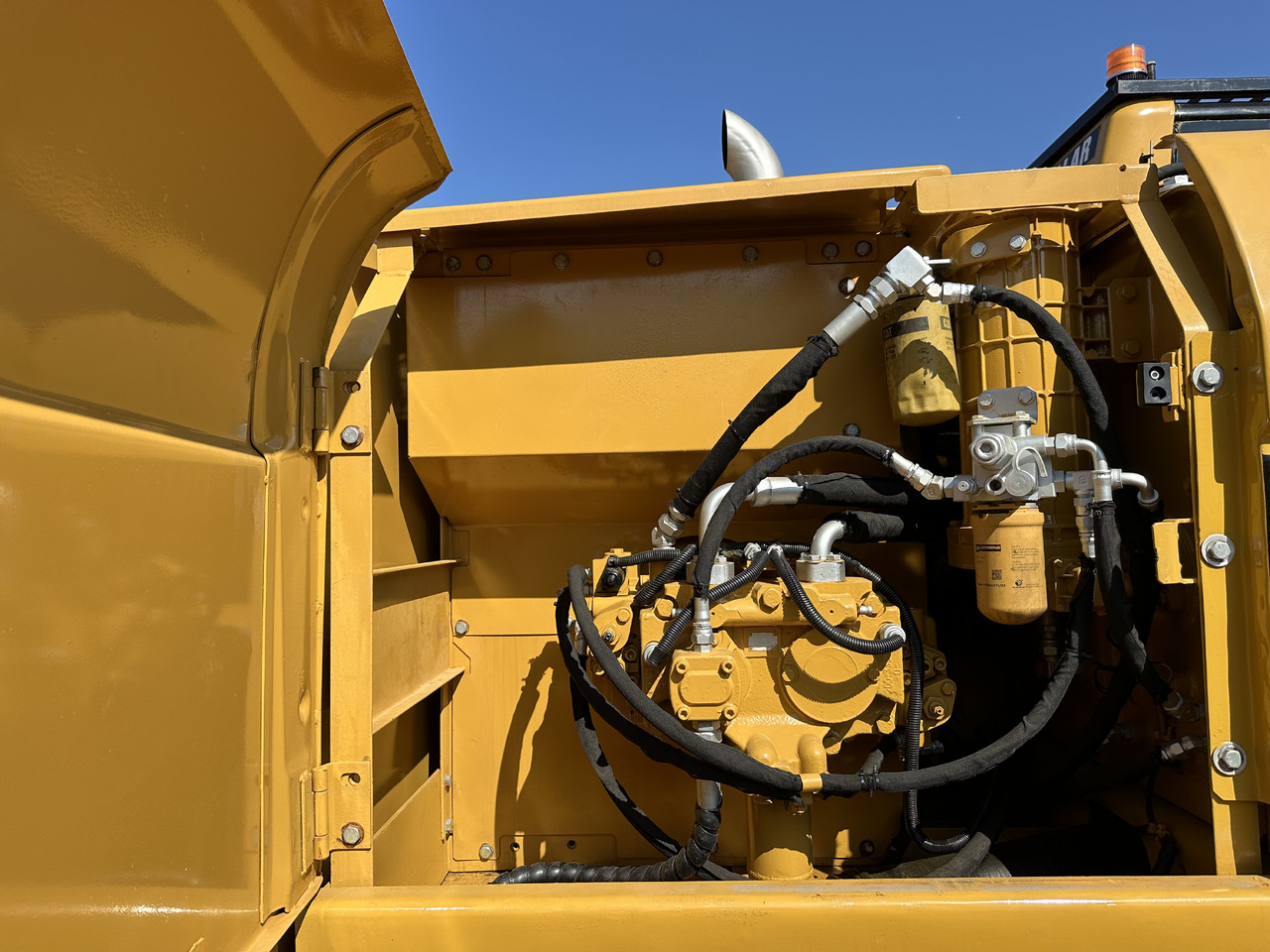 Escavadora de rastos CATERPILLAR 320CL: foto 11