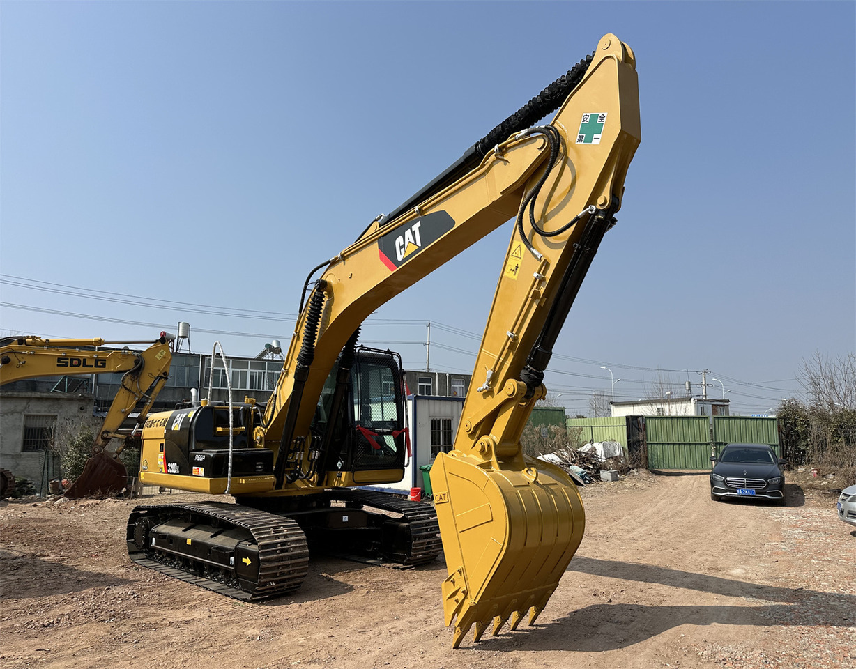 CATERPILLAR 320D2L - Escavadora de rastos: foto 4 CATERPILLAR 320D2L - Escavadora de rastos: foto 4