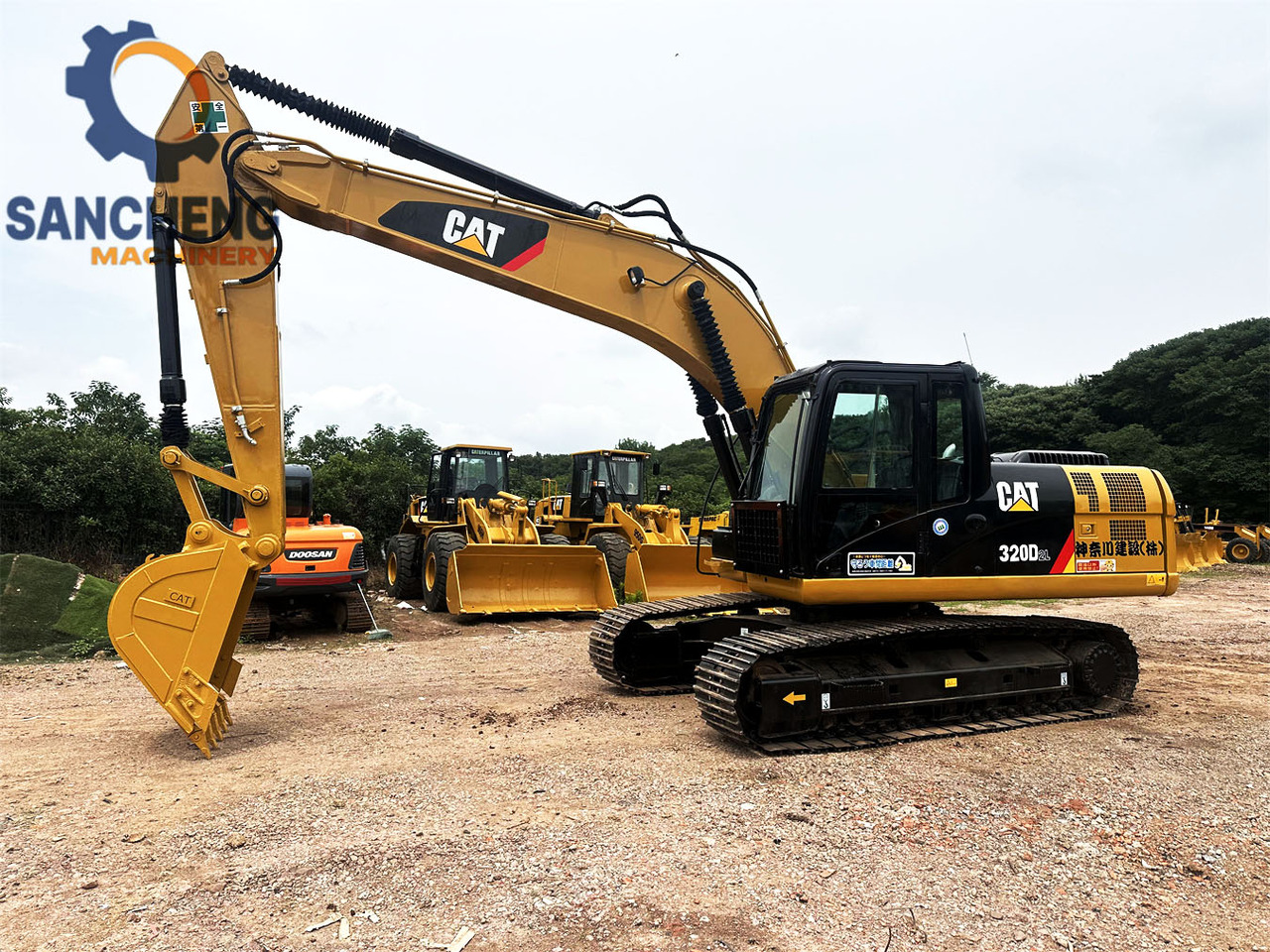 CATERPILLAR 320D2L - Escavadora de rastos: foto 2 CATERPILLAR 320D2L - Escavadora de rastos: foto 2