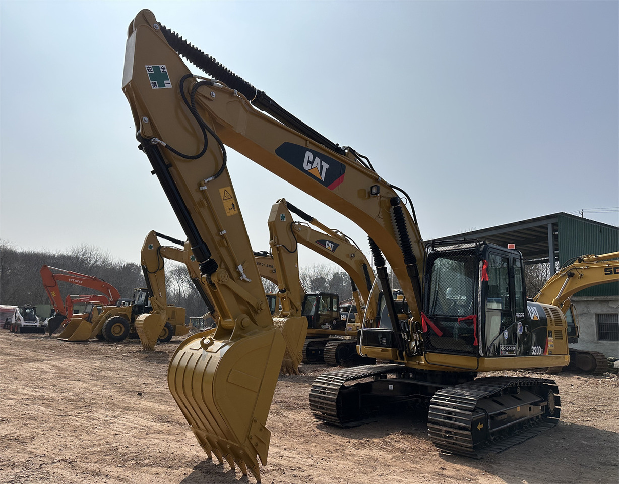 CATERPILLAR 320D2L - Escavadora de rastos: foto 5 CATERPILLAR 320D2L - Escavadora de rastos: foto 5