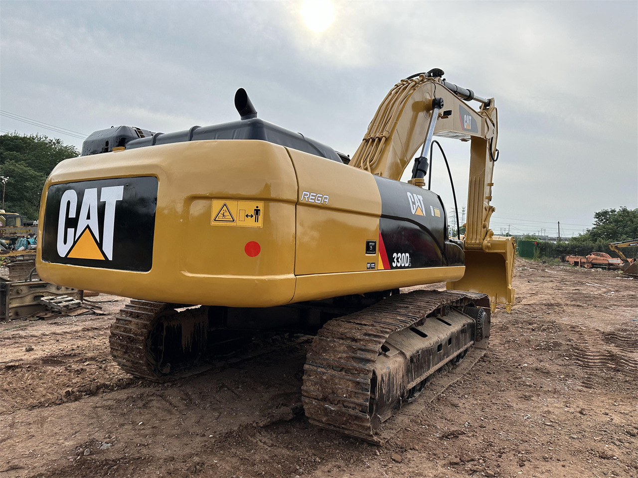 Escavadora de rastos CATERPILLAR 330D: foto 6