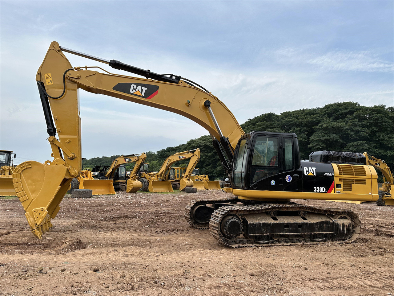 CATERPILLAR 330DL - Escavadora de rastos: foto 1 CATERPILLAR 330DL - Escavadora de rastos: foto 1