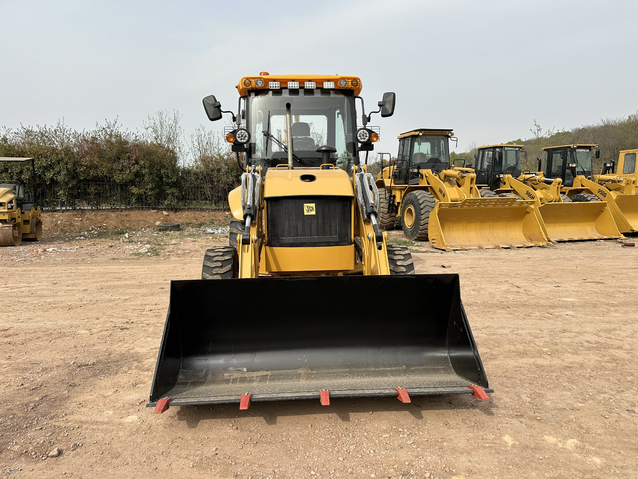 CATERPILLAR 420F2 - Retroescavadeira: foto 4 CATERPILLAR 420F2 - Retroescavadeira: foto 4