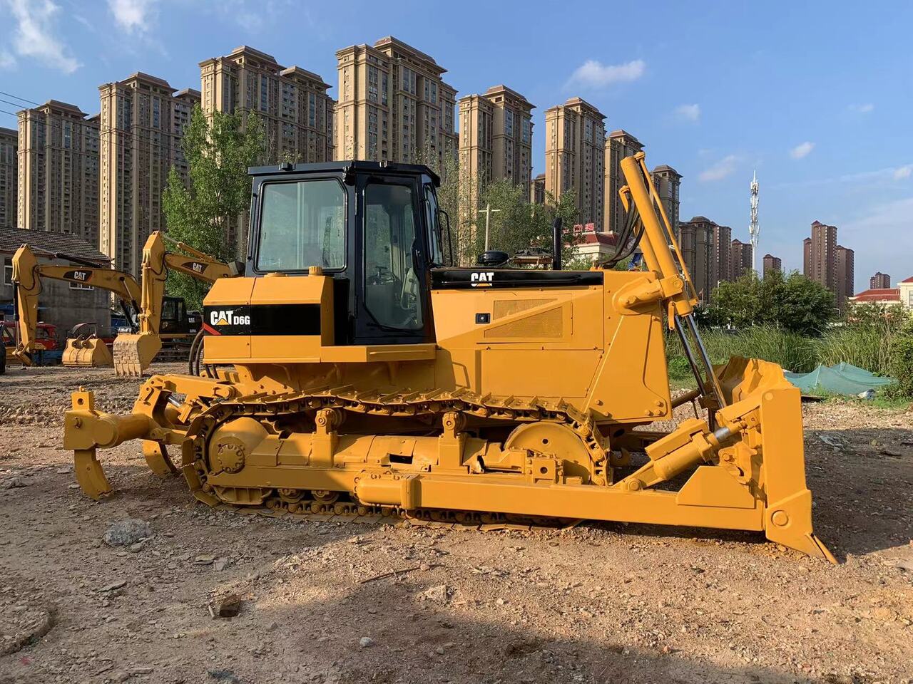 CATERPILLAR D6G - Buldôzer: foto 4 CATERPILLAR D6G - Buldôzer: foto 4