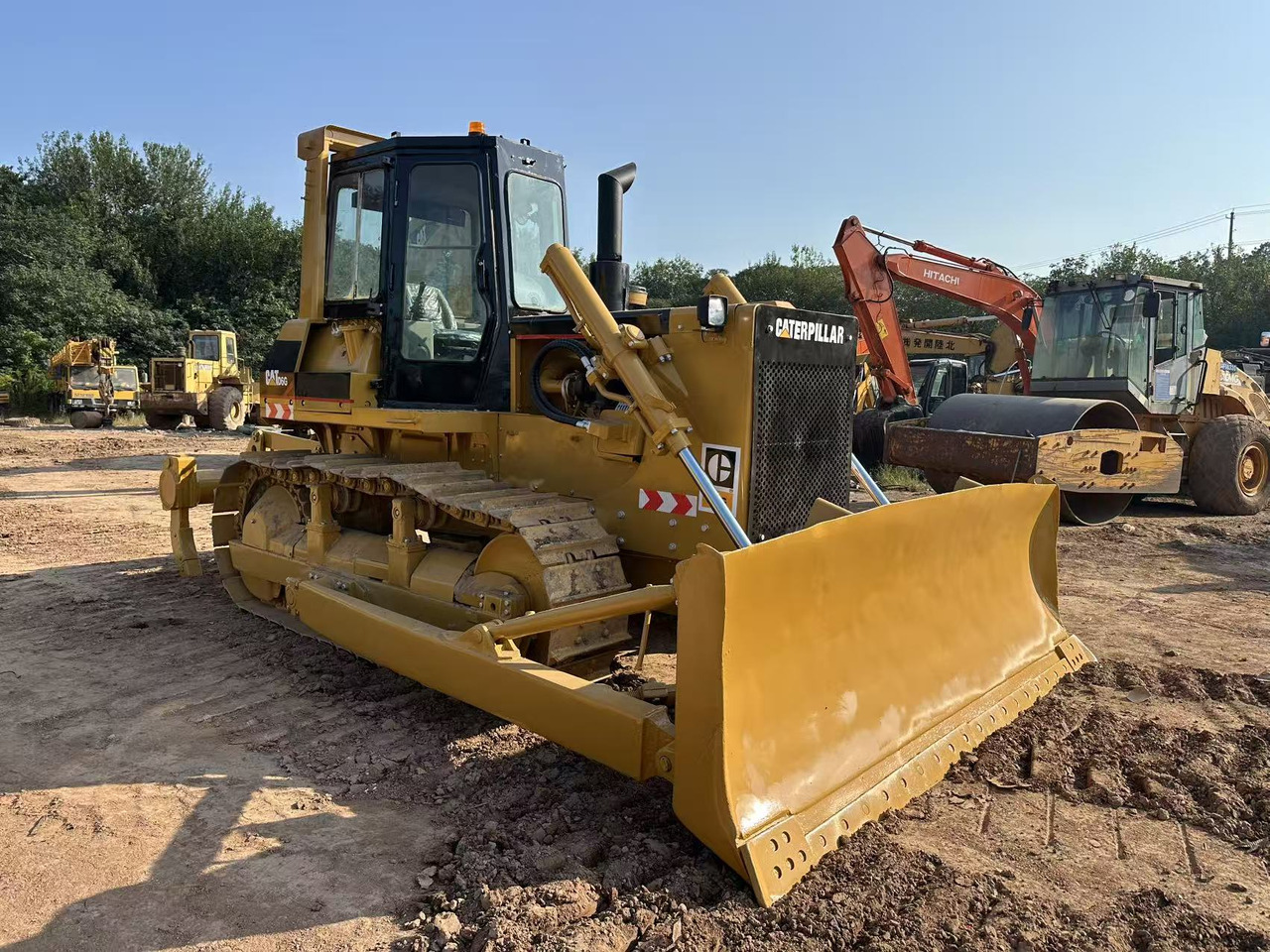 CATERPILLAR D6G - Buldôzer: foto 2 CATERPILLAR D6G - Buldôzer: foto 2