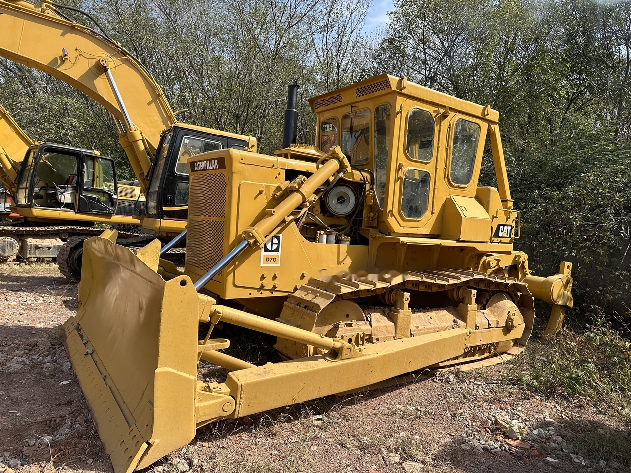 CATERPILLAR D7G - Buldôzer: foto 1 CATERPILLAR D7G - Buldôzer: foto 1
