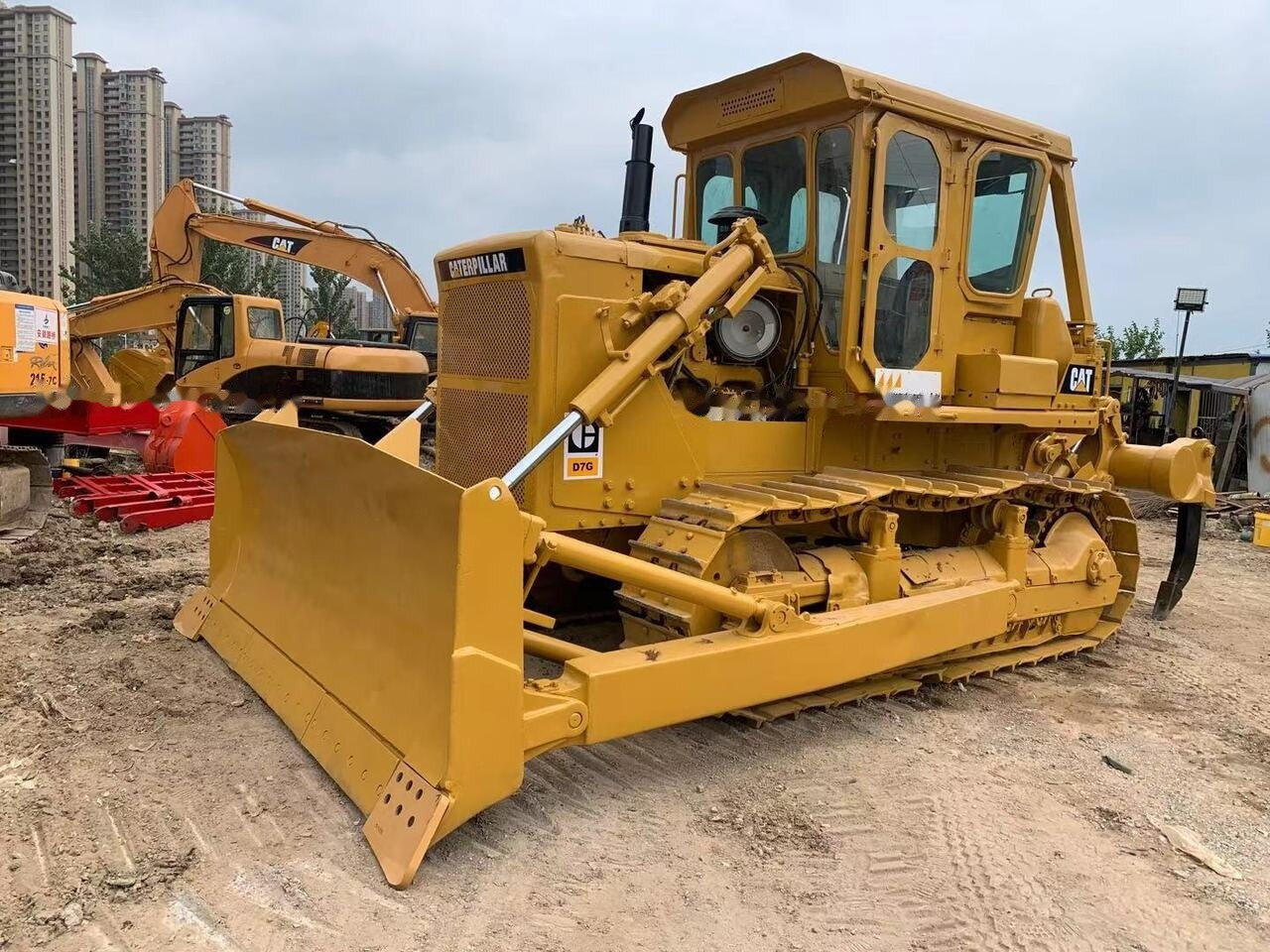 CATERPILLAR D7G - Buldôzer: foto 2 CATERPILLAR D7G - Buldôzer: foto 2