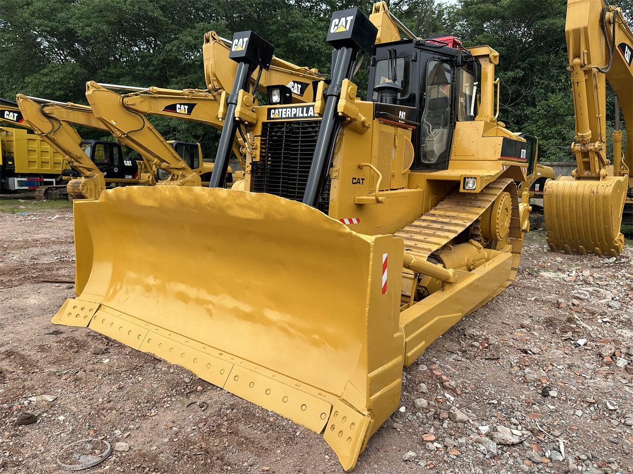 CATERPILLAR D7R - Buldôzer: foto 4 CATERPILLAR D7R - Buldôzer: foto 4