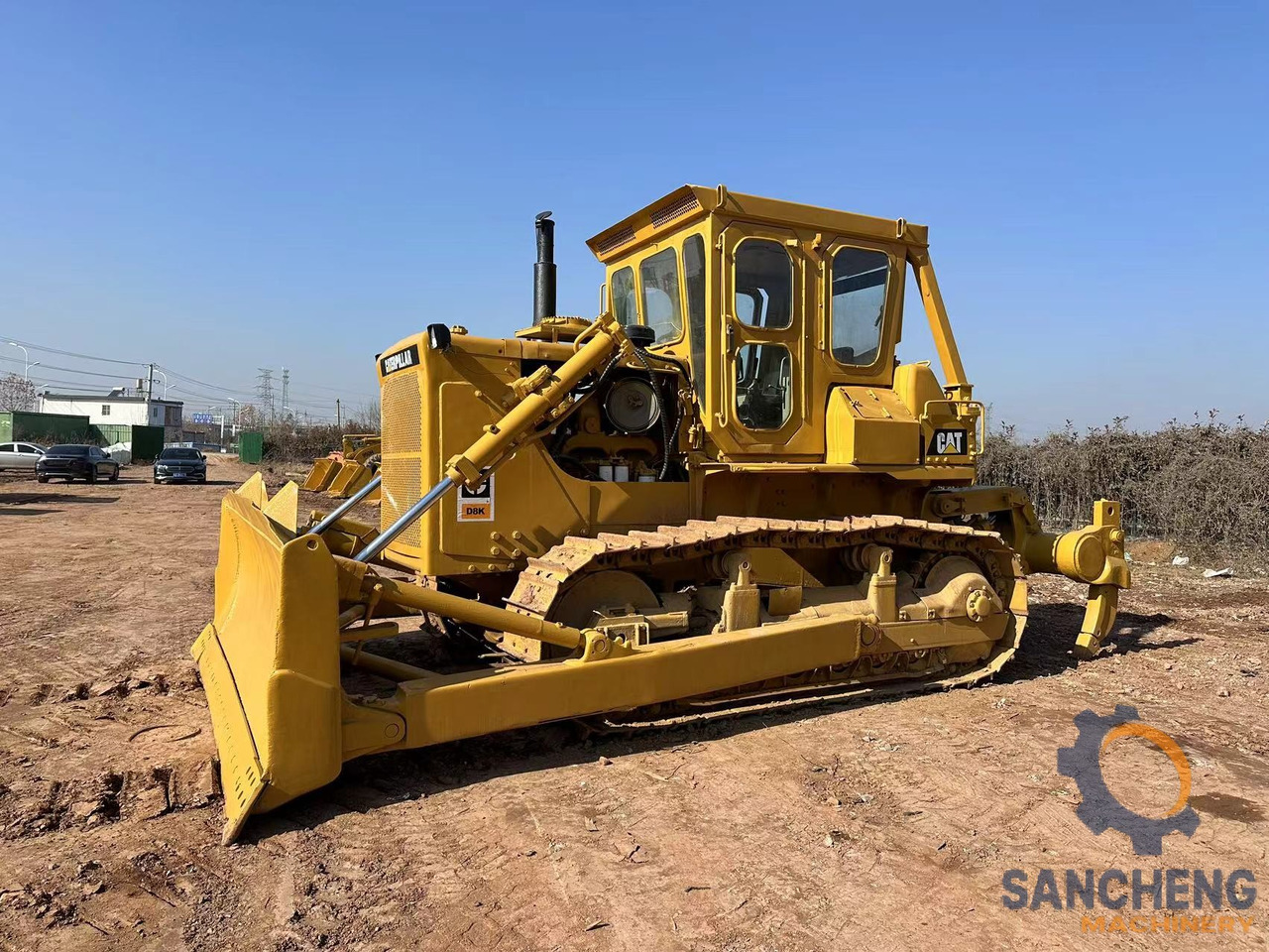 CATERPILLAR D8K - Buldôzer: foto 1 CATERPILLAR D8K - Buldôzer: foto 1