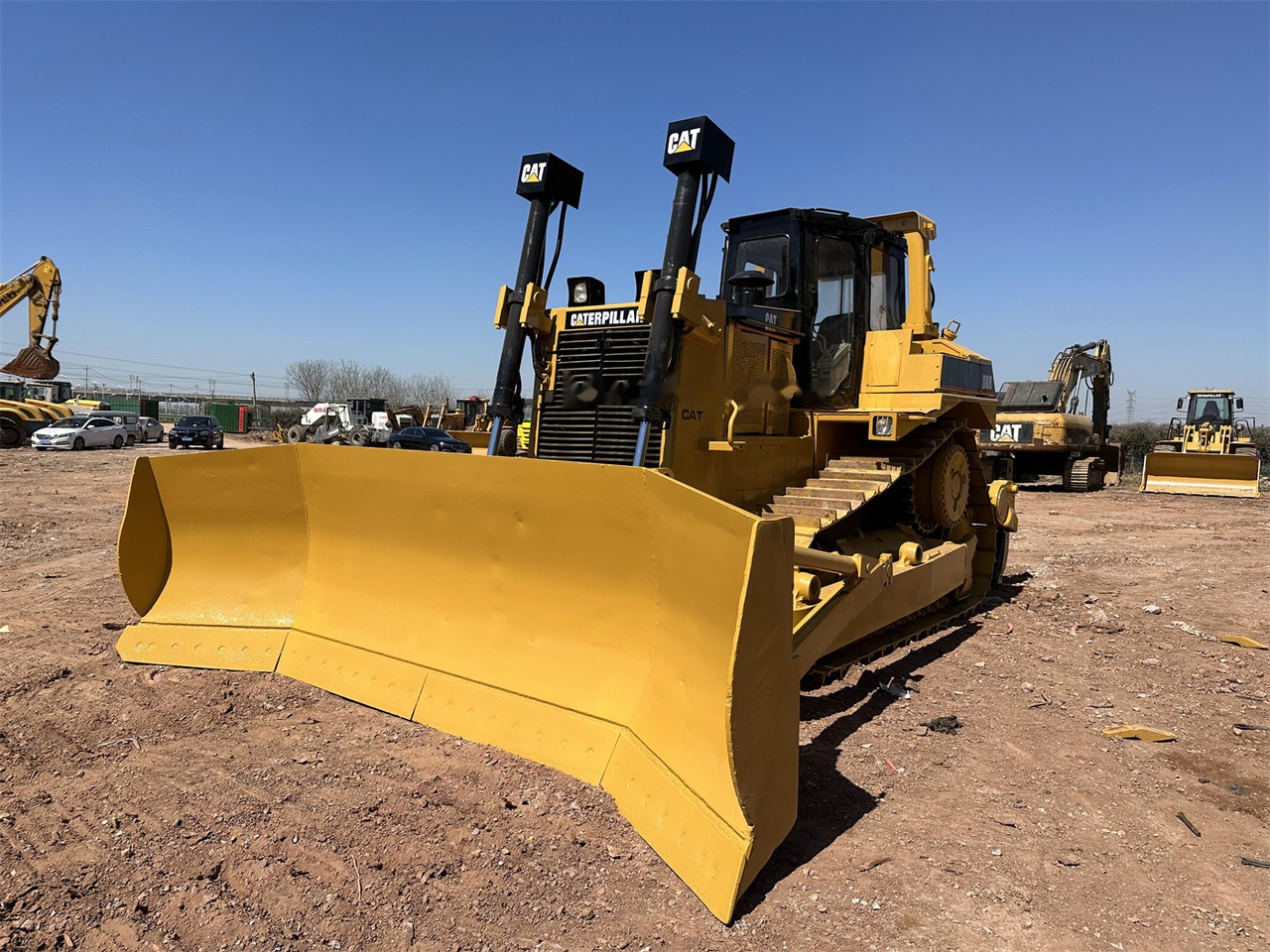 CATERPILLAR D8R - Buldôzer: foto 4 CATERPILLAR D8R - Buldôzer: foto 4