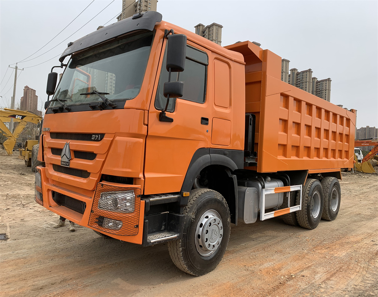 HOWO 371hp - Camião basculante: foto 1 HOWO 371hp - Camião basculante: foto 1