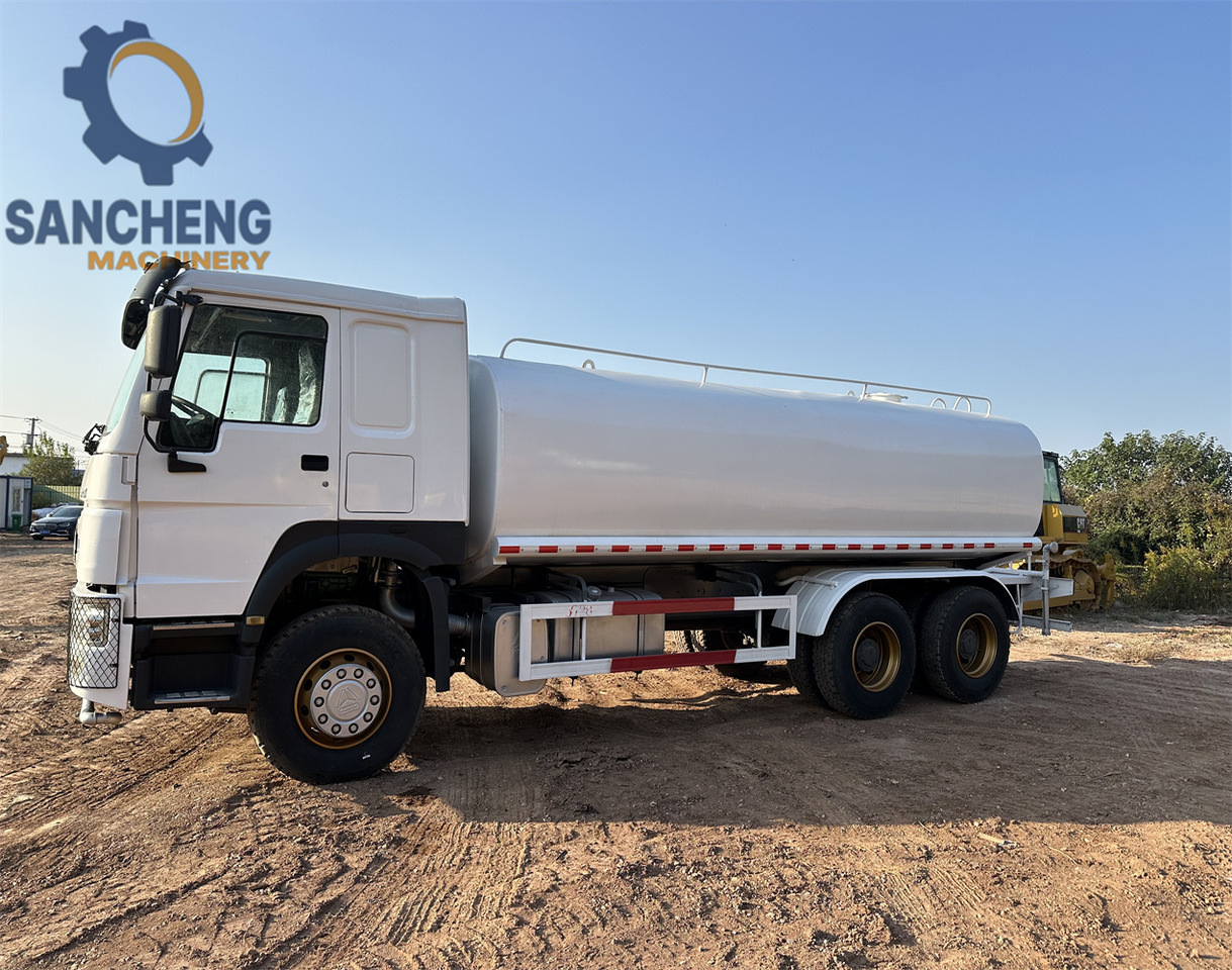 SINOTRUK HOWO 371 6x4 Water Tanker Truck - Camião cisterna: foto 4 SINOTRUK HOWO 371 6x4 Water Tanker Truck - Camião cisterna: foto 4