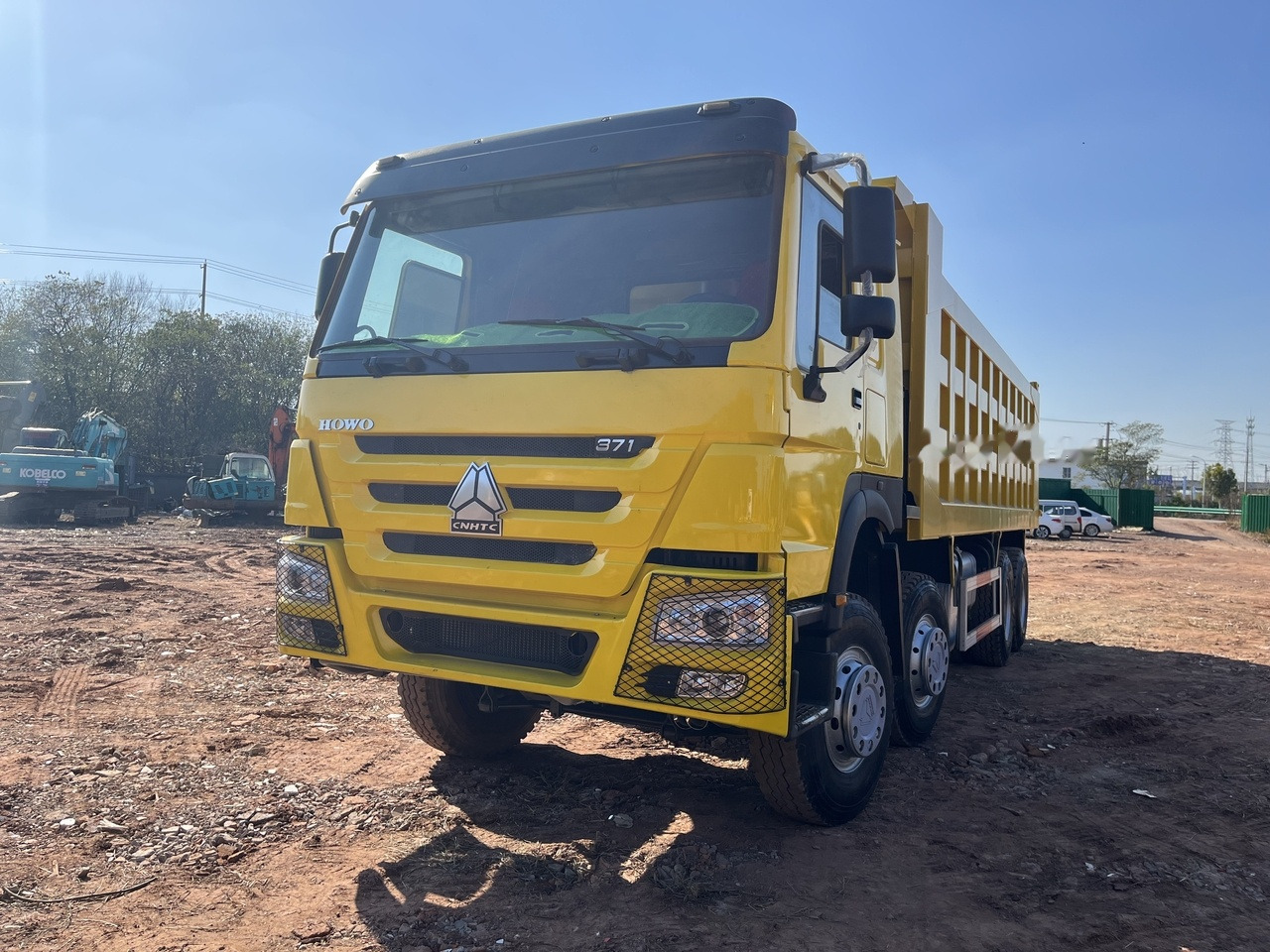 SINOTRUK HOWO 371 Dump Truck 8x4 - Camião basculante: foto 3 SINOTRUK HOWO 371 Dump Truck 8x4 - Camião basculante: foto 3