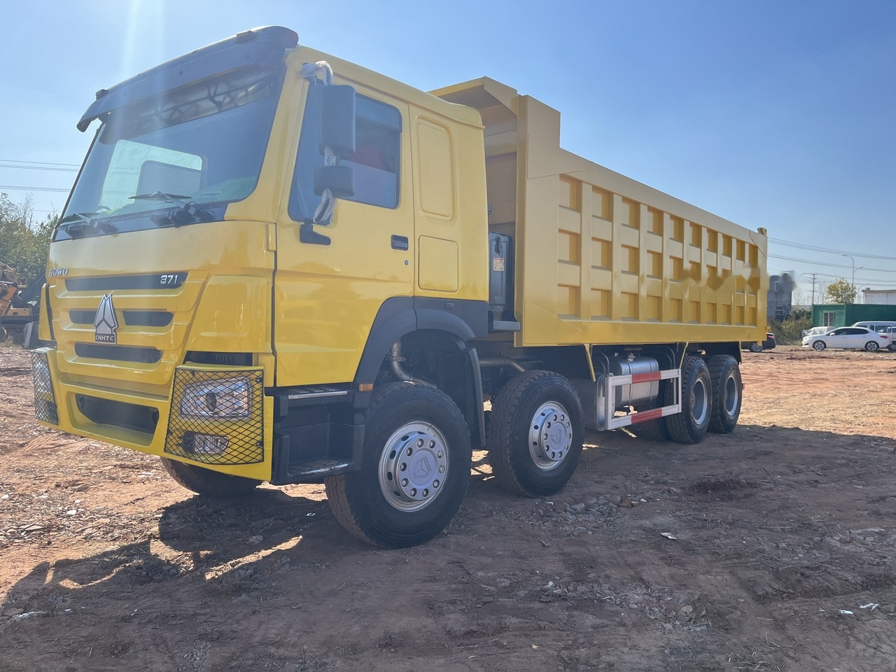SINOTRUK HOWO 371 Dump Truck 8x4 - Camião basculante: foto 5 SINOTRUK HOWO 371 Dump Truck 8x4 - Camião basculante: foto 5