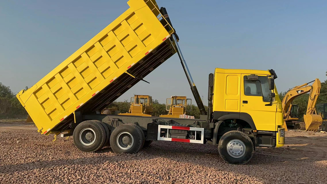 SINOTRUK HOWO 371 Dump Truck - Camião basculante: foto 2 SINOTRUK HOWO 371 Dump Truck - Camião basculante: foto 2