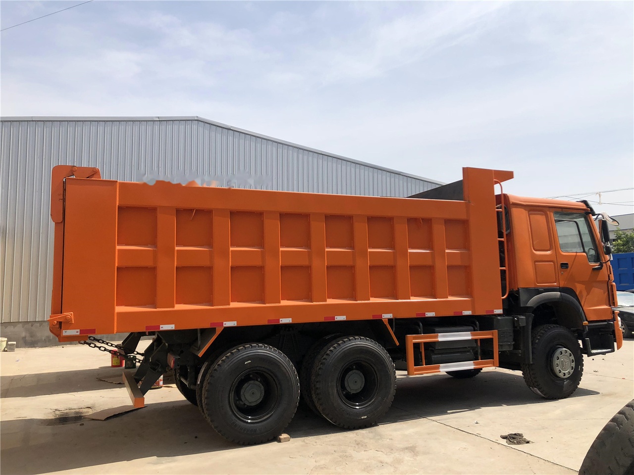 SINOTRUK HOWO 371 Dump truck - Camião basculante: foto 5 SINOTRUK HOWO 371 Dump truck - Camião basculante: foto 5