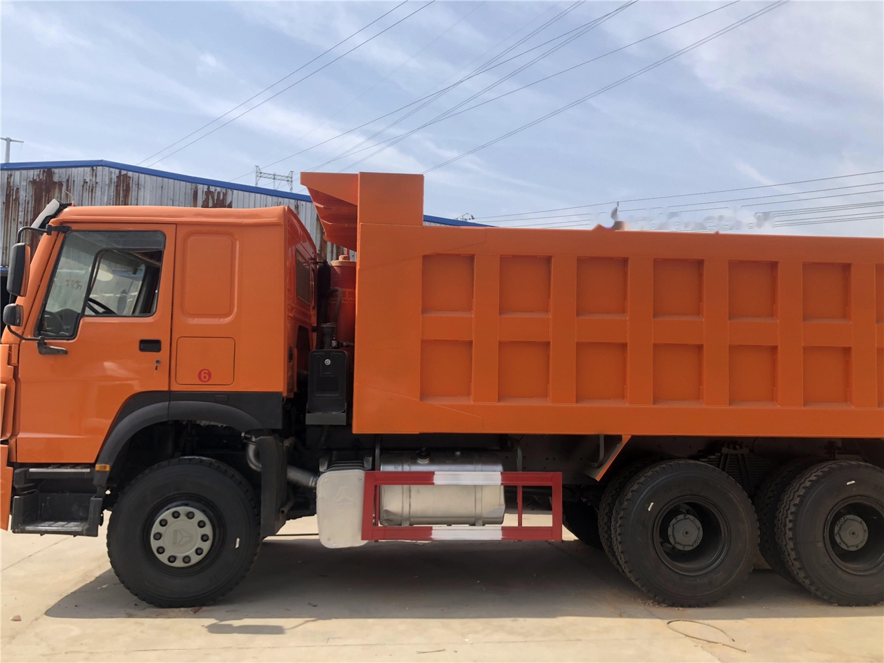 SINOTRUK HOWO 371 Dump truck - Camião basculante: foto 4 SINOTRUK HOWO 371 Dump truck - Camião basculante: foto 4