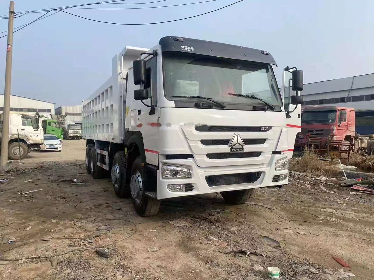 SINOTRUK HOWO 371 Tipper truck - Camião basculante: foto 4 SINOTRUK HOWO 371 Tipper truck - Camião basculante: foto 4