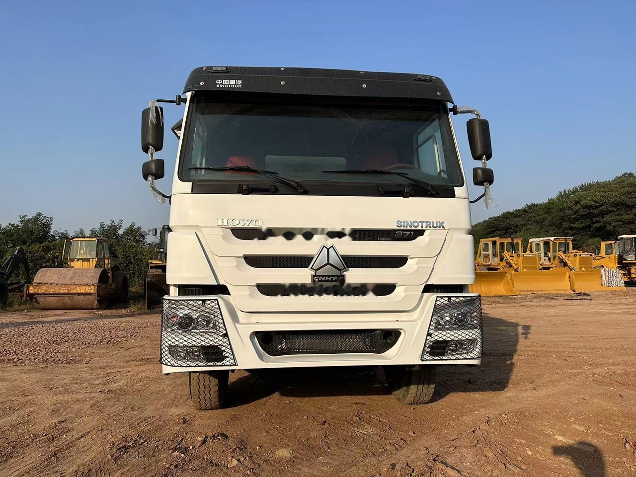 SINOTRUK HOWO HOWO 371 6x4 - Camião basculante: foto 3 SINOTRUK HOWO HOWO 371 6x4 - Camião basculante: foto 3