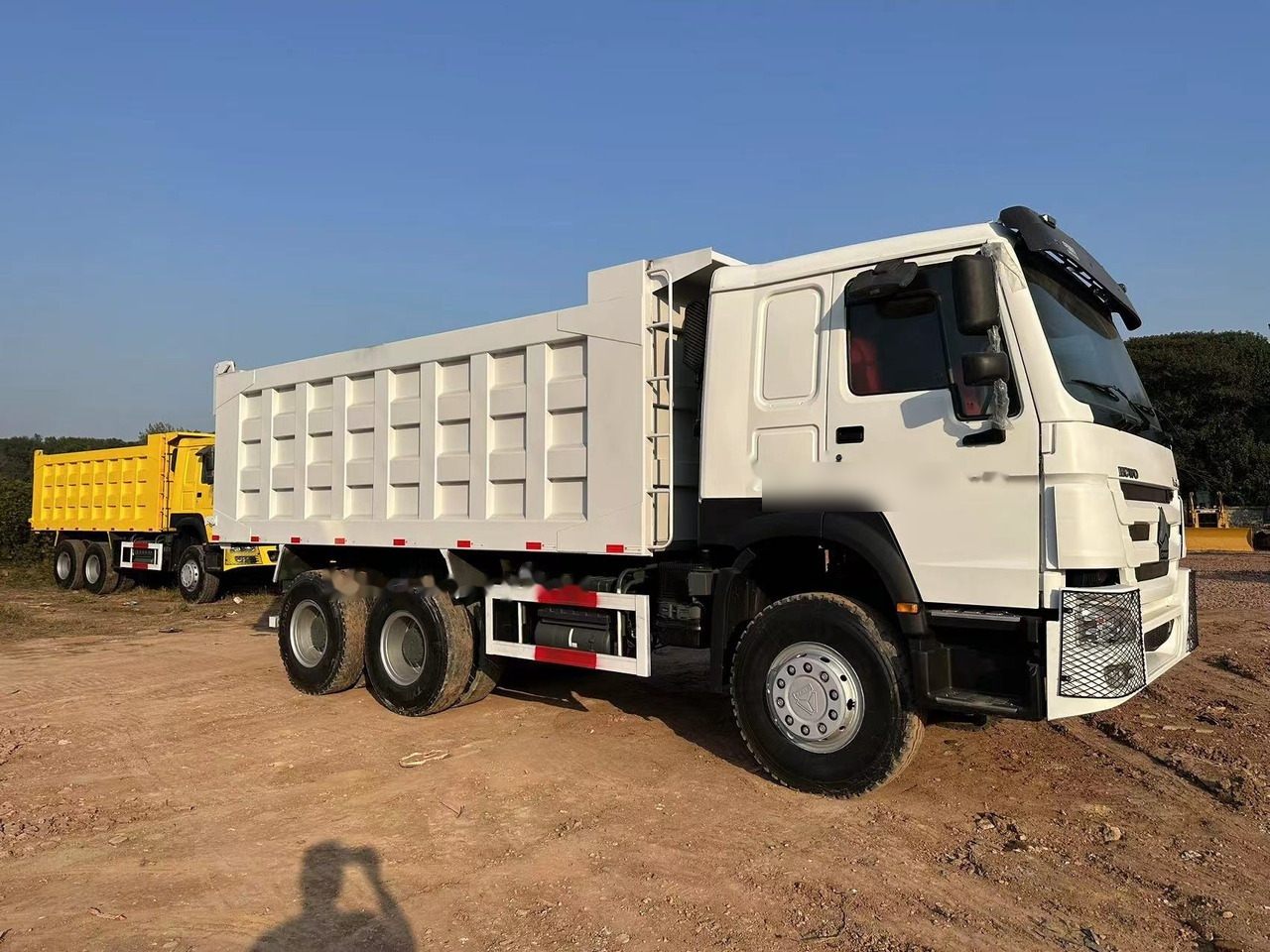 SINOTRUK HOWO HOWO 371 6x4 - Camião basculante: foto 5 SINOTRUK HOWO HOWO 371 6x4 - Camião basculante: foto 5