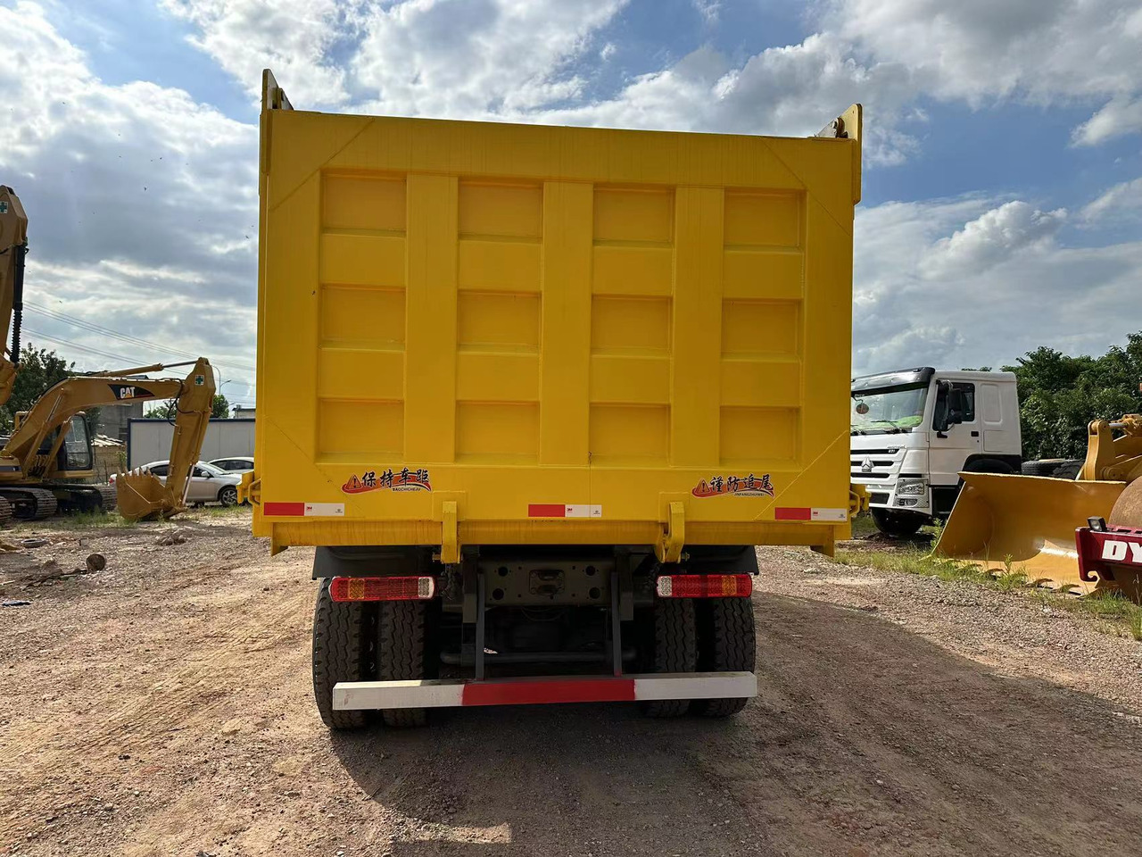 Camião basculante SINOTRUK Howo 371 Dump truck: foto 8