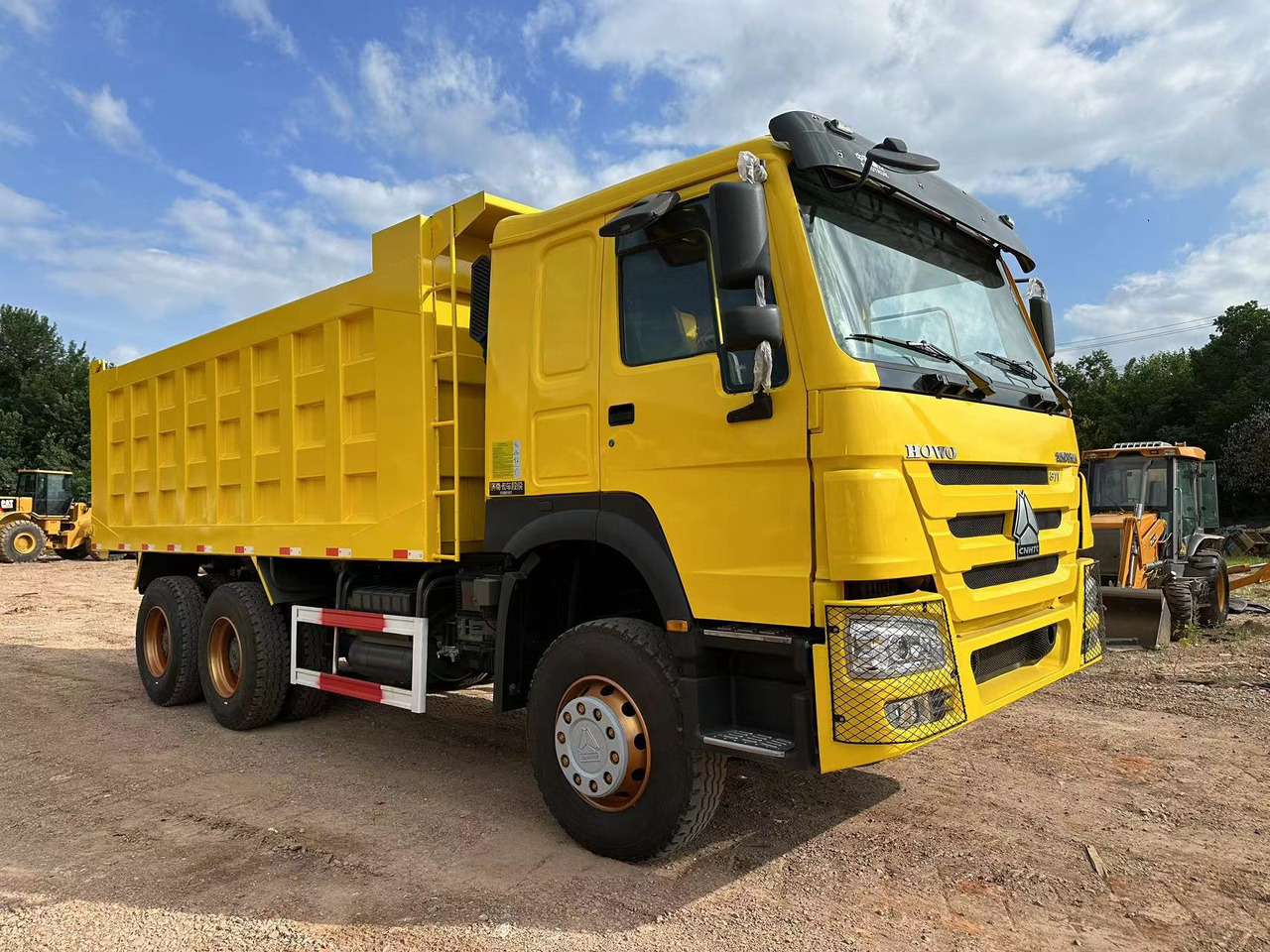 SINOTRUK Howo 371 Dump truck - Camião basculante: foto 1 SINOTRUK Howo 371 Dump truck - Camião basculante: foto 1