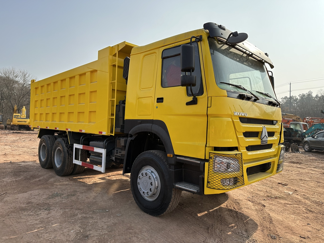 SINOTRUK Howo 6x4 Dump truck 371hp - Camião basculante: foto 1 SINOTRUK Howo 6x4 Dump truck 371hp - Camião basculante: foto 1
