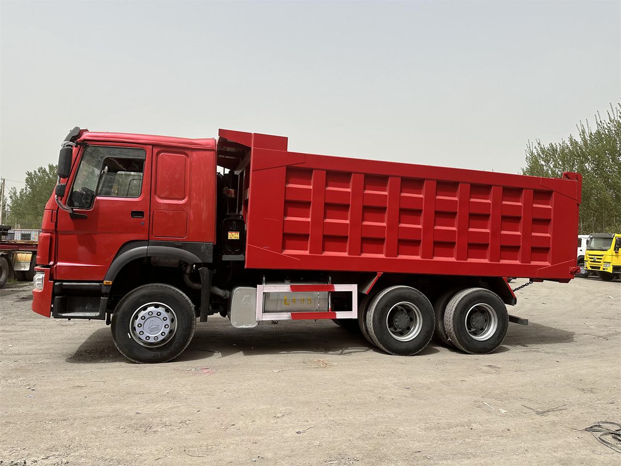 SINOTRUK Howo Dump truck 371 - Camião basculante: foto 1 SINOTRUK Howo Dump truck 371 - Camião basculante: foto 1
