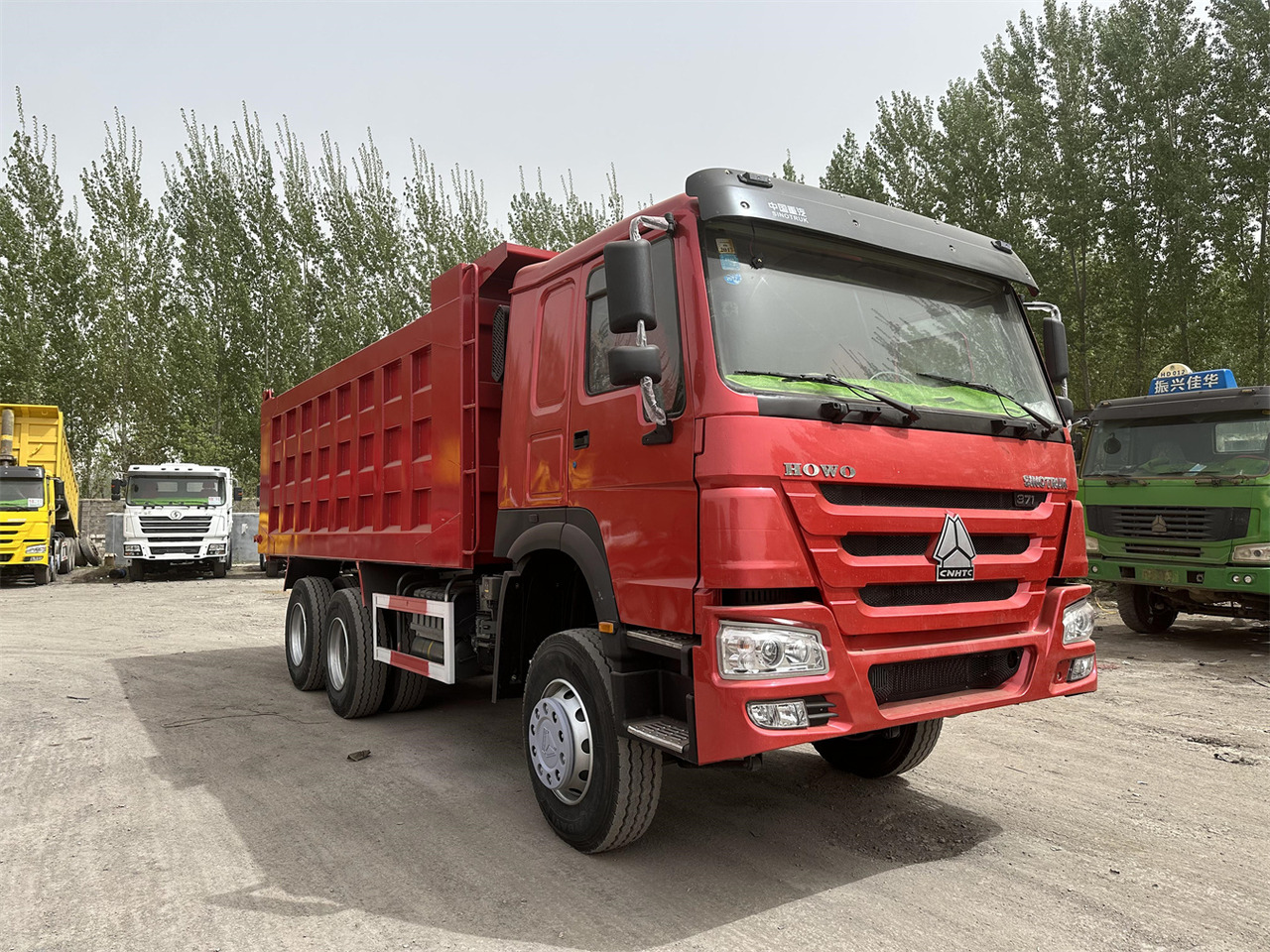 SINOTRUK Howo Dump truck 371 - Camião basculante: foto 3 SINOTRUK Howo Dump truck 371 - Camião basculante: foto 3