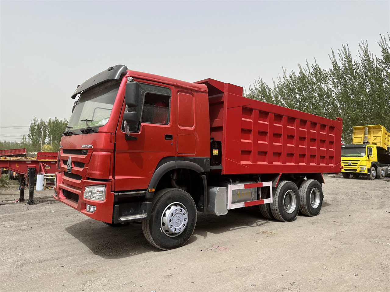 SINOTRUK Howo Dump truck 371 - Camião basculante: foto 1 SINOTRUK Howo Dump truck 371 - Camião basculante: foto 1